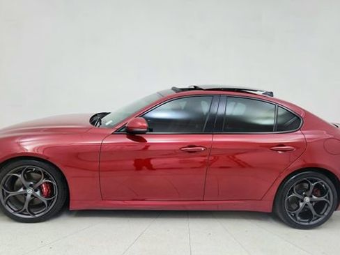 Used 2017 Alfa Romeo Giulia Ti w/ TI 19" Sport Package image 3