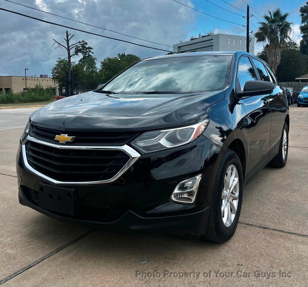 Used 2020 Chevrolet Equinox LS w/ LS Convenience Package FWD image 1