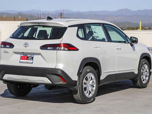 New 2026 Toyota Corolla Cross L image 5