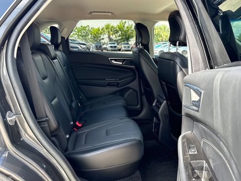Used 2018 Ford Edge Titanium FWD image 26