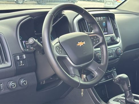 Used 2018 Chevrolet Colorado LT w/ LT Convenience Package image 13