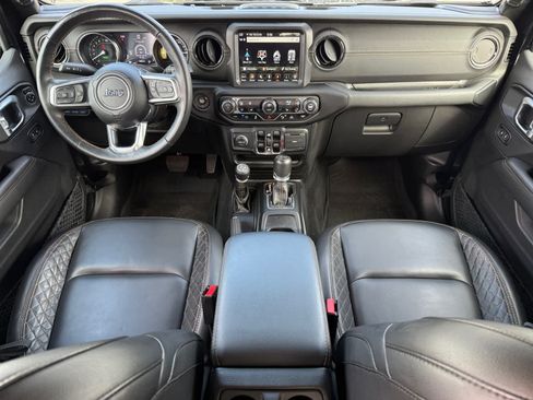 Used 2022 Jeep Wrangler Unlimited Sahara AWD/4WD image 12
