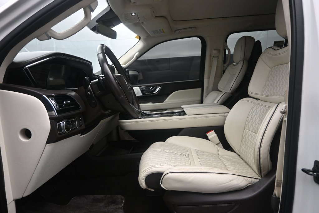 Used 2021 Lincoln Navigator L Black Label w/ Cargo Convenience Package AWD/4WD image 9