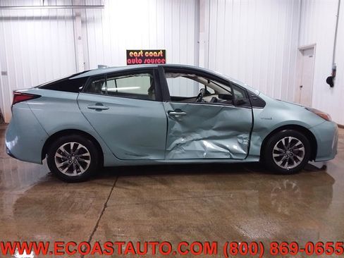 Used 2022 Toyota Prius Limited w/ Premium Convenience Package image 5