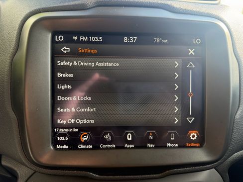 Used 2023 Jeep Renegade Latitude w/ Sun/Sound Group AWD/4WD image 45