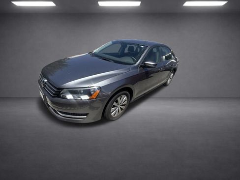 Used 2015 Volkswagen Passat 1.8T S FWD image 3