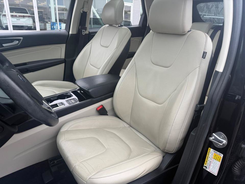 Used 2019 Ford Edge Titanium w/ Cold Weather Package AWD/4WD image 30