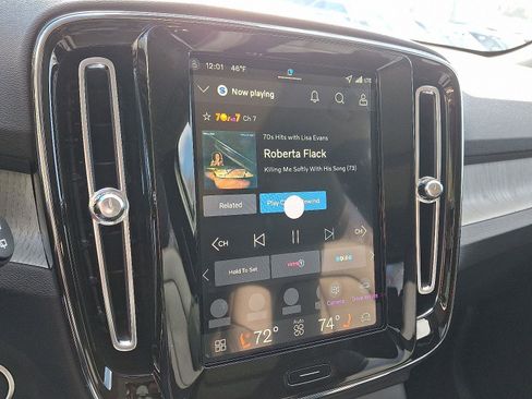 New 2026 Volvo XC40 B5 Core w/ Climate Package image 12