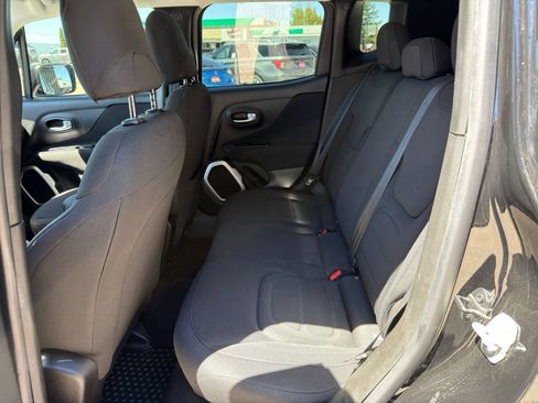 Used 2018 Jeep Renegade Latitude w/ Cold Weather Group AWD/4WD image 27