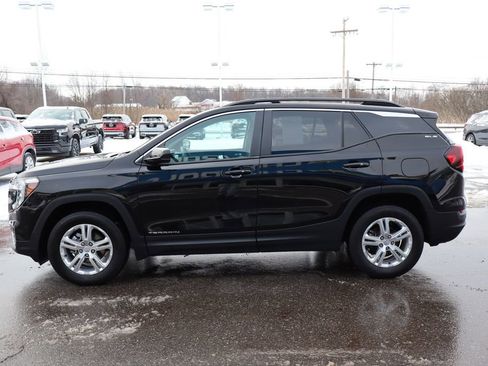 Used 2022 GMC Terrain SLE w/ Driver Convenience Package image 28
