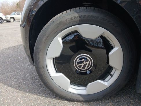 New 2025 Volkswagen ID. Buzz Pro S image 26