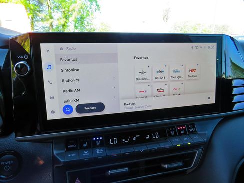 Used 2025 Toyota Camry LE image 30