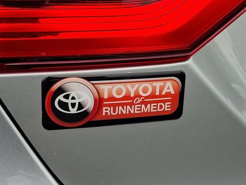 Certified 2021 Toyota Camry SE w/ Convenience Package FWD image 29