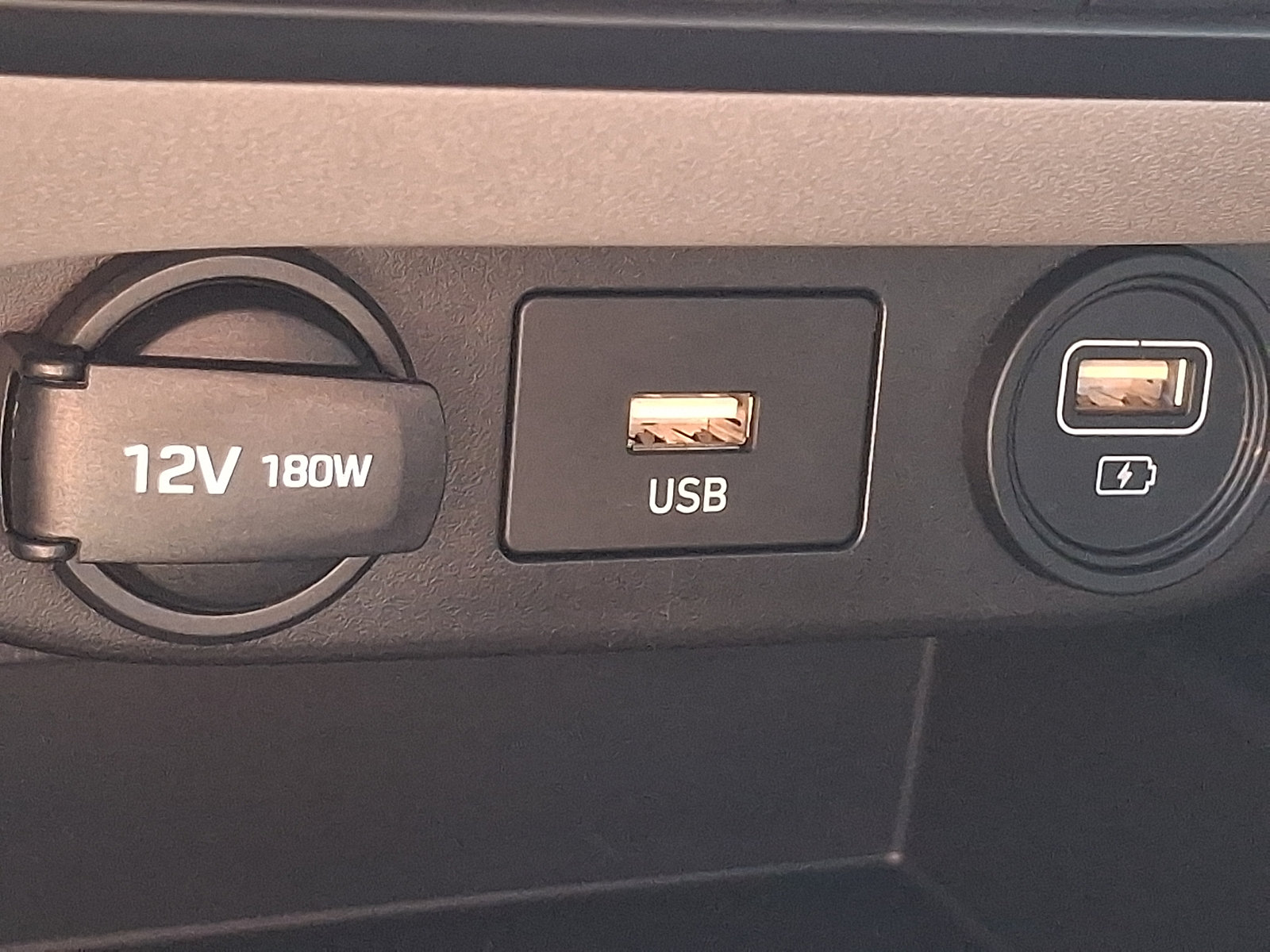 Used 2021 Hyundai Elantra SE FWD image 22