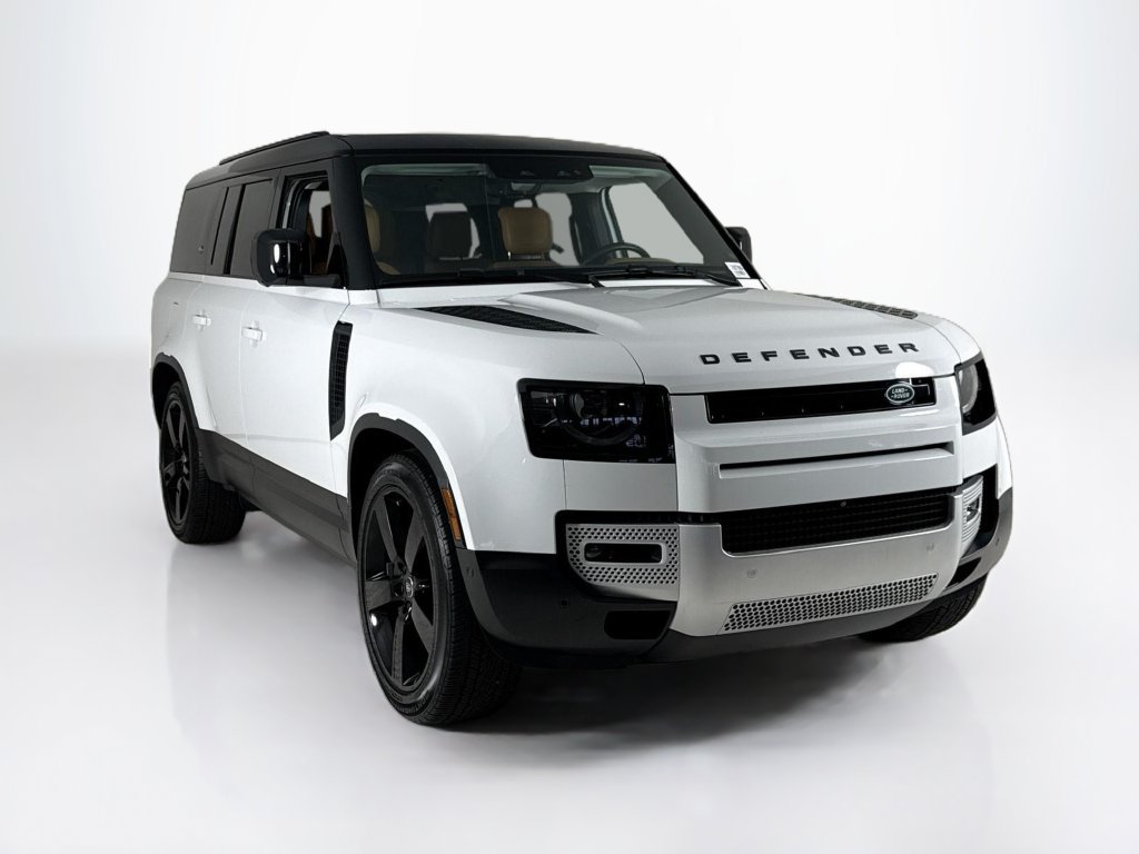 Used 2023 Land Rover Defender 130 SE AWD/4WD image 7