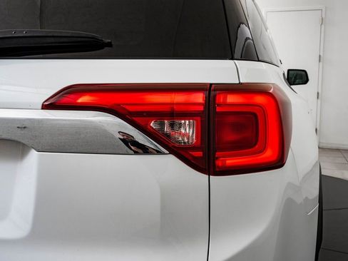 Used 2019 GMC Acadia SLE image 9