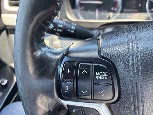 Used 2017 Toyota Highlander Limited Platinum AWD/4WD image 35