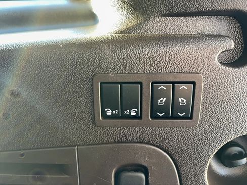 Used 2017 GMC Yukon XL Denali w/ Open Road Package image 12