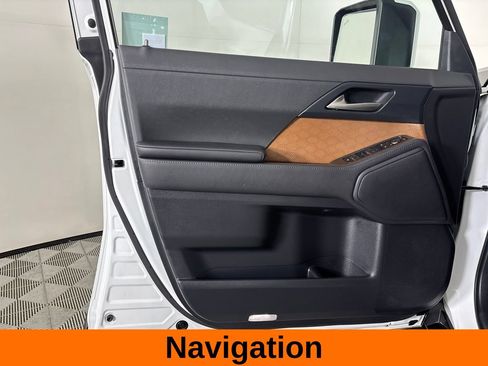 Used 2024 Lexus GX 550 w/ Cold Area Package AWD/4WD image 11