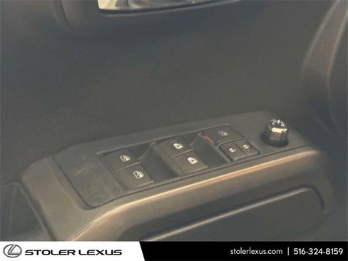 Used 2017 Toyota Tacoma SR5 image 22