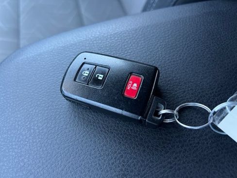 Used 2020 Toyota Tacoma TRD Off-Road w/ Blackout Package AWD/4WD image 29