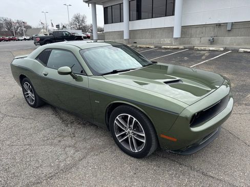 Used 2018 Dodge Challenger GT image 1