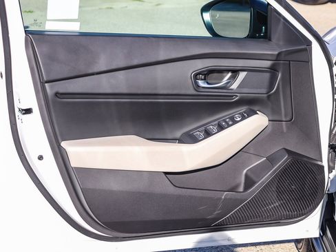 Certified 2025 Honda Accord SE image 20