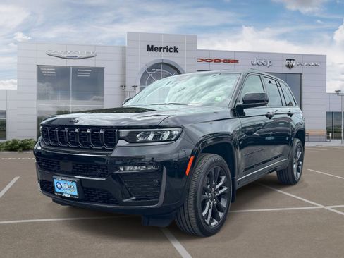 Used 2026 Jeep Grand Cherokee Limited AWD/4WD image 4