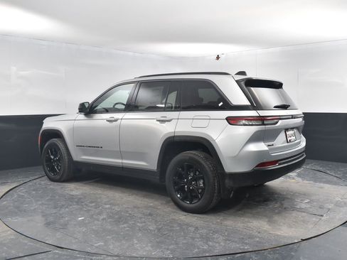 New 2026 Jeep Grand Cherokee Altitude AWD/4WD image 5