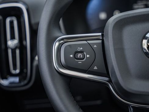 New 2026 Volvo XC40 B5 Ultra w/ Protection Package Premier image 30