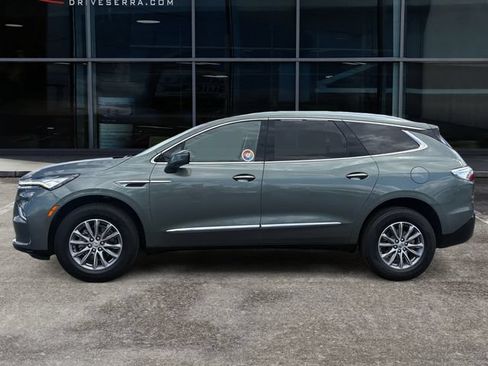 Used 2023 Buick Enclave Essence FWD image 2