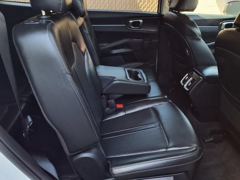 Used 2022 Kia Sorento S w/ Panoramic Sunroof Package FWD image 23