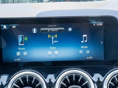 Used 2025 Mercedes-Benz GLA 250 image 23