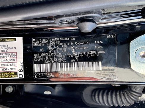 Used 2023 Lexus GX 460 Premium w/ Premium Package image 35