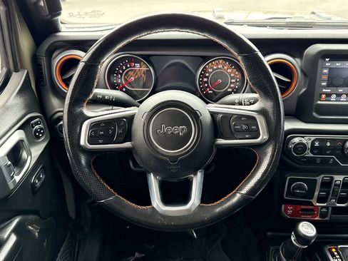 Used 2020 Jeep Gladiator Mojave w/ Cold Weather Group image 16