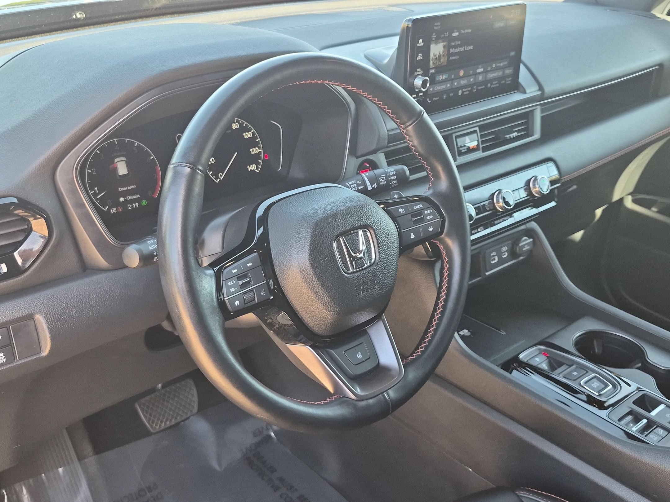 Used 2025 Honda Pilot TrailSport image 10