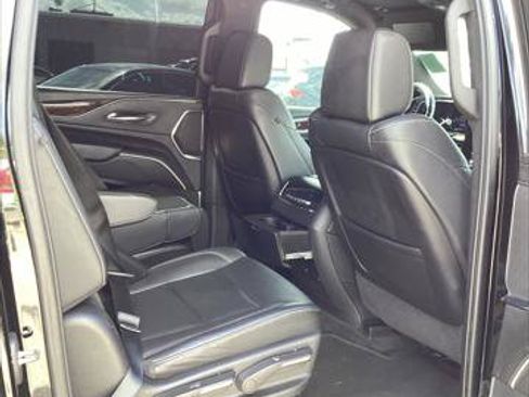 Used 2022 Cadillac Escalade ESV Luxury RWD image 16