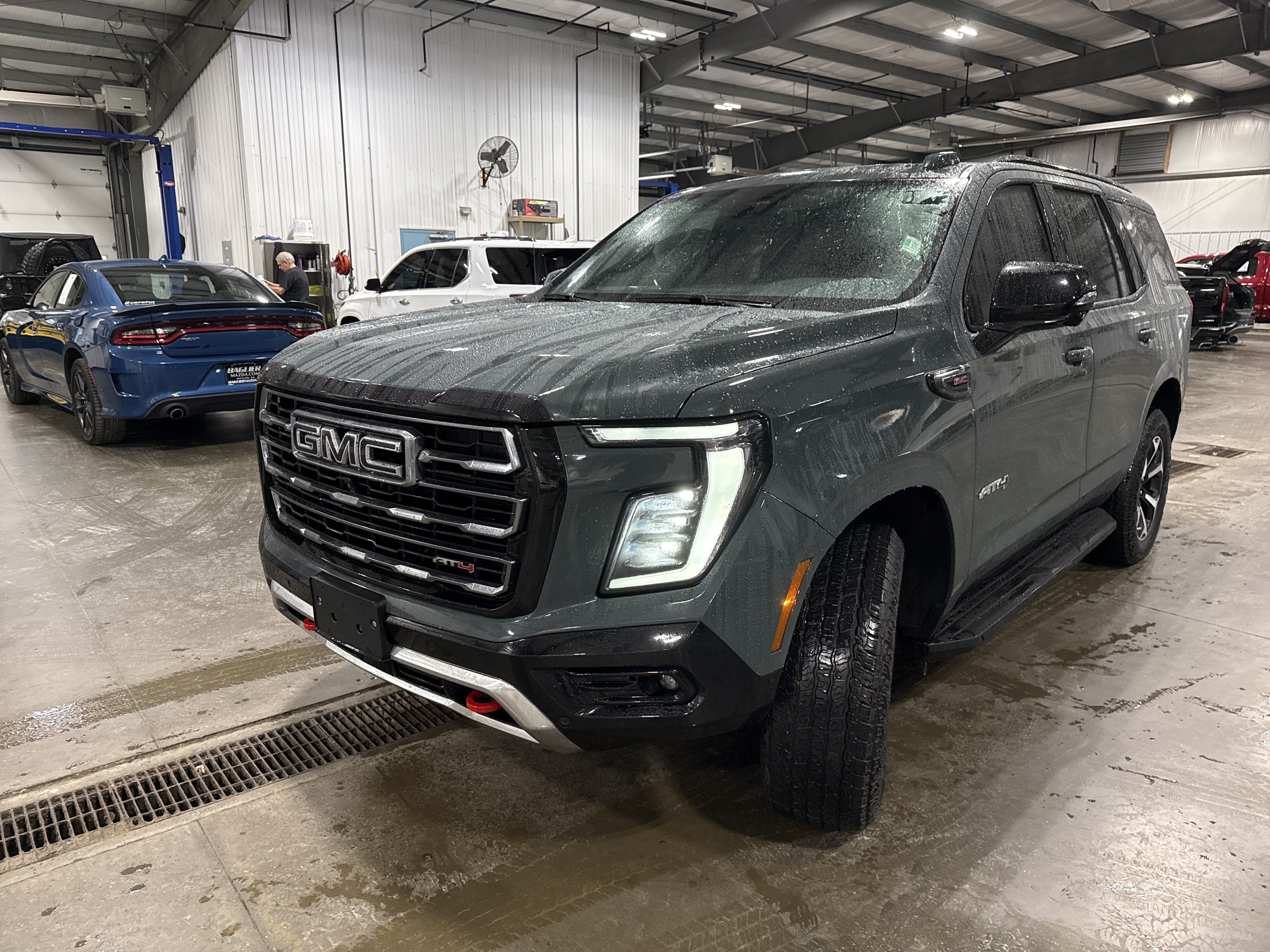 Used 2026 GMC Yukon AT4 w/ LPO, Floor Liner Package AWD/4WD image 5