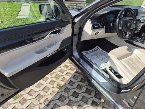 Used 2016 BMW 750i xDrive AWD/4WD image 21