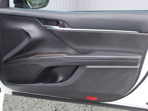 Used 2022 Toyota Camry SE image 35