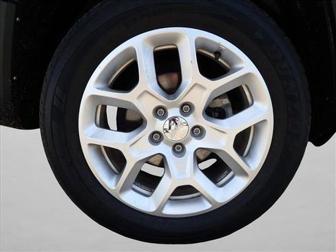 Used 2015 Jeep Renegade Latitude AWD/4WD image 7