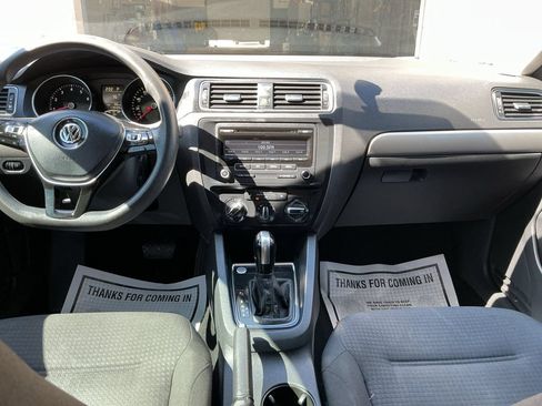 Used 2015 Volkswagen Jetta SE FWD image 18