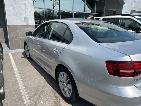 Used 2016 Volkswagen Jetta S image 4