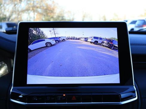 New 2026 Jeep Compass Latitude image 17