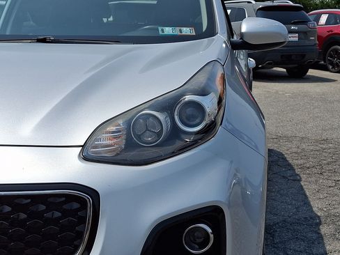Used 2019 Kia Sportage LX AWD/4WD image 8