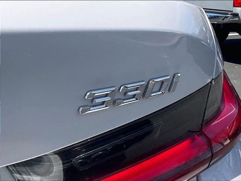 Used 2025 BMW 330i 330i w/ M Sport Package image 11