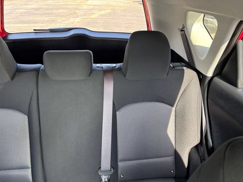 Used 2025 Kia Soul LX w/ LX Technology Package FWD image 32