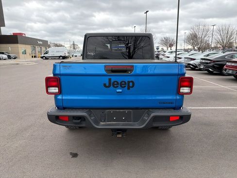 Used 2021 Jeep Gladiator Sport image 11