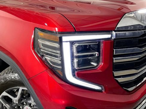 Used 2024 GMC Sierra 1500 SLT w/ SLT Premium Plus Package image 40