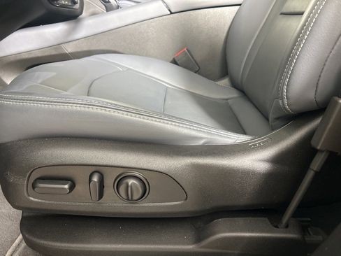 Used 2019 Buick Enclave Premium w/ Experience Buick Package image 28